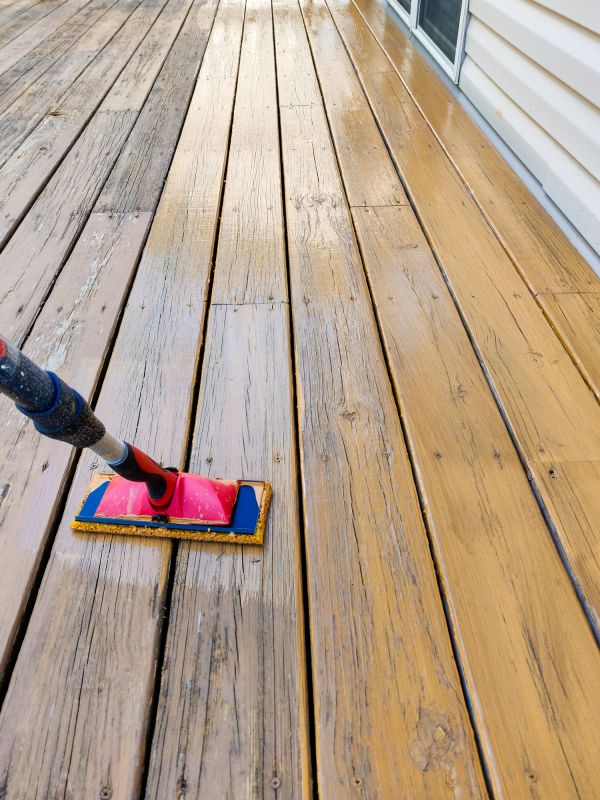 Wood Deck Refinishing