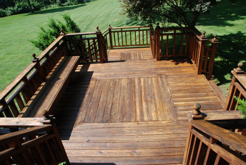 Wood Deck Refinishing